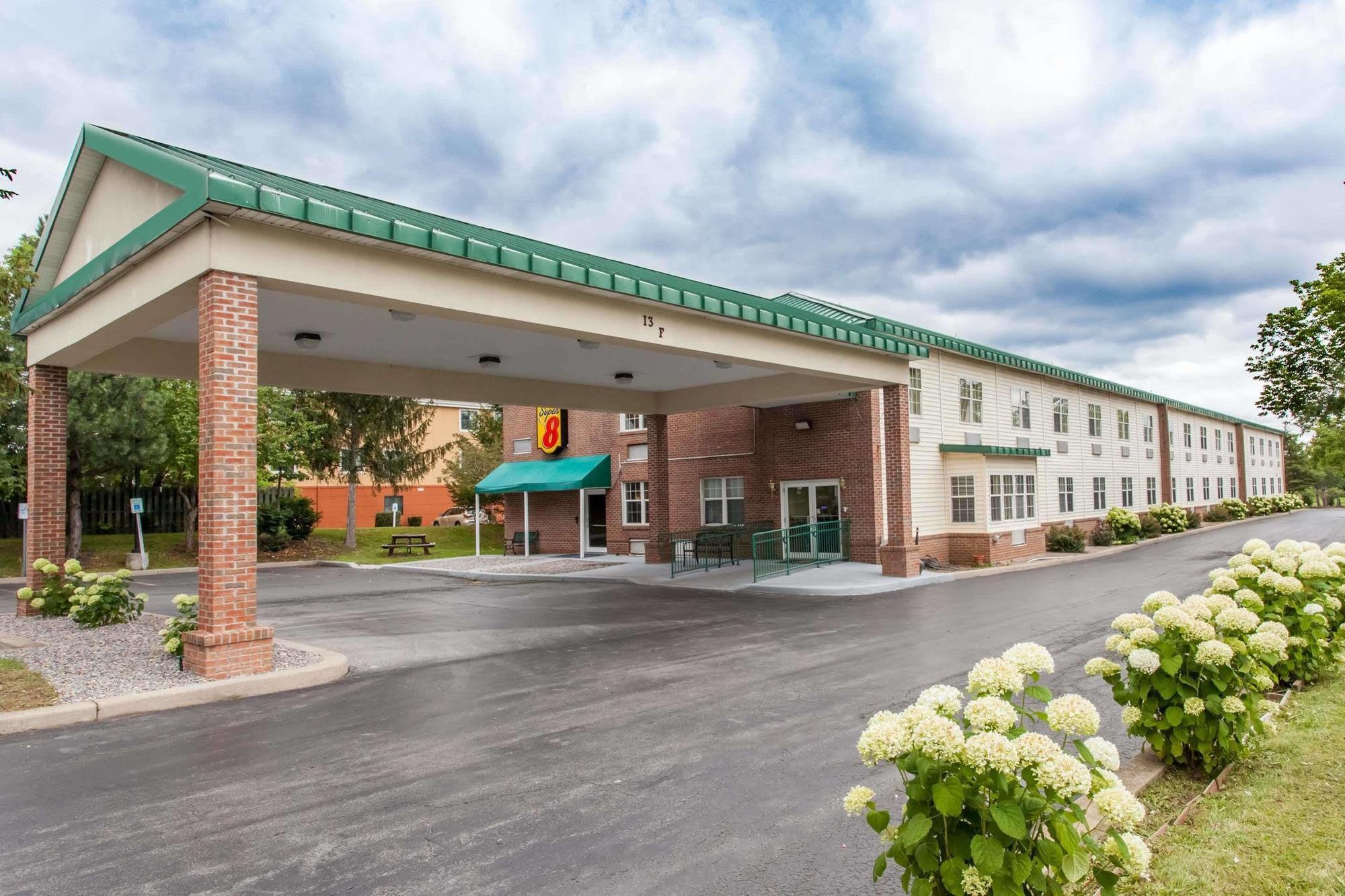 Syracuse Inn East Syracuse Esterno foto